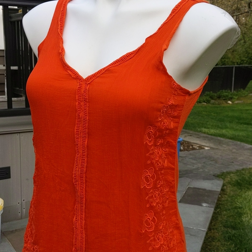 Sanctuary orange embroidered tank & batik mini skirt set Both includedSize Small